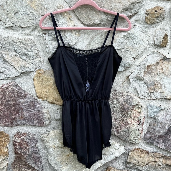 Vintage black teddy romper - Picture 10 of 10